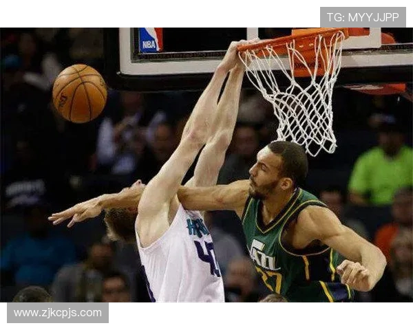 爱德华兹盛赞戈贝尔防守支柱强调绝不让球队输球